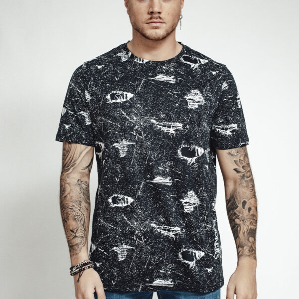Camiseta Broken