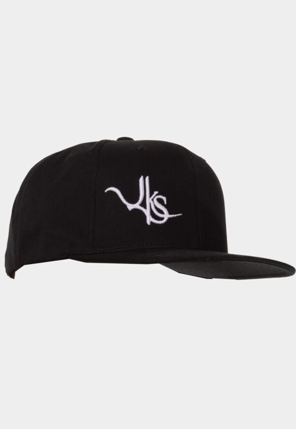 Black Flat Cap with Embroidered Logo - Imagen 2