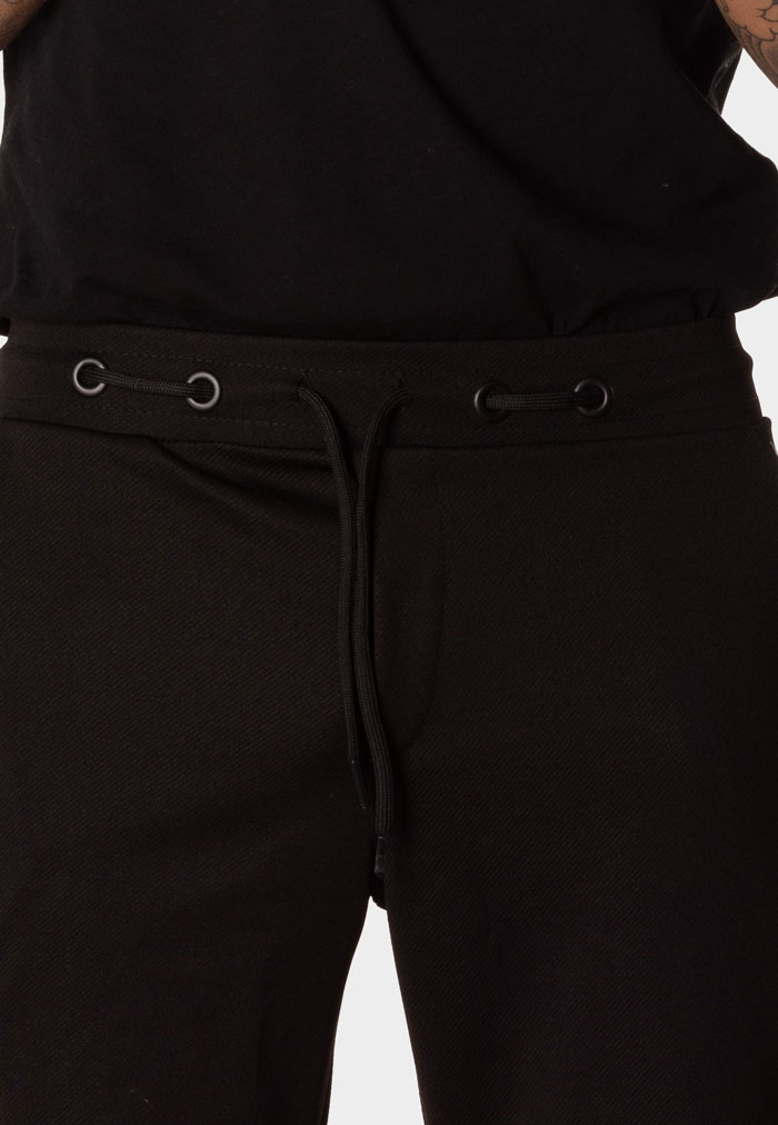 Bermuda Chándal Hombre Negra con Ojales Metálicos Pantalón Corto Deportivo - Image 2