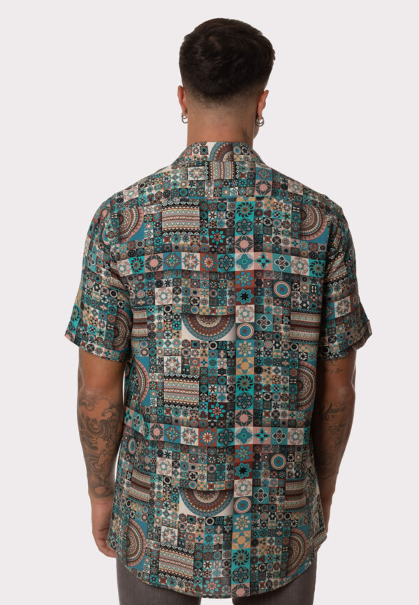 Camisa Étnica Hombre Manga Corta con Estampado Tribal - Imagen 3