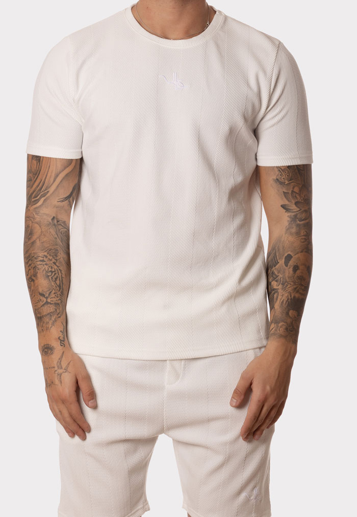 Conjunto Básico Blanco Hombre Camiseta y Pantalón Corto a Juego - Image 2