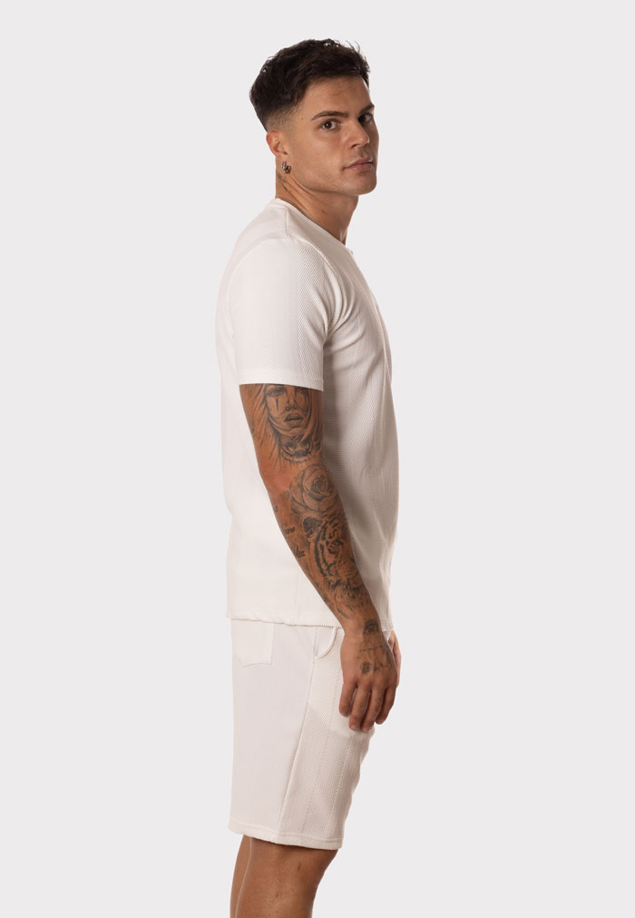 Conjunto Básico Blanco Hombre Camiseta y Pantalón Corto a Juego - Image 4