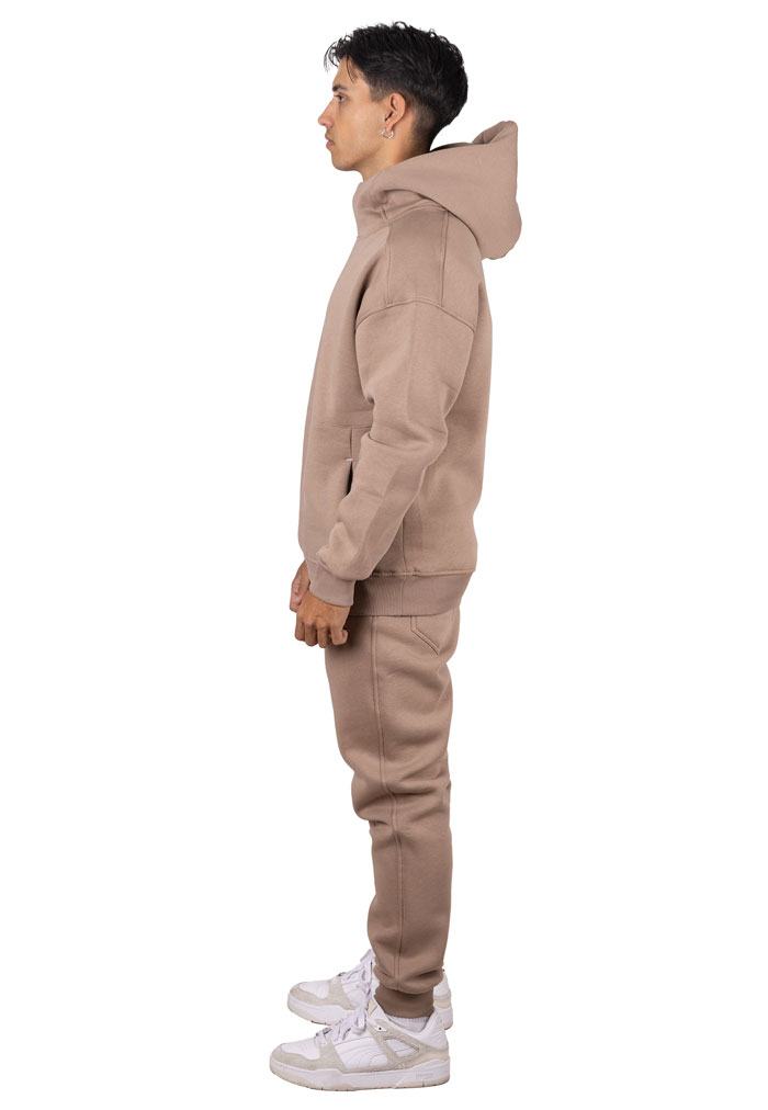 Conjunto de sudadera con capucha y joggers camel - Image 5