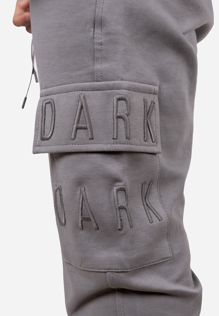 Conjunto sudadera cuello alto y joggers cargo gris - Image 2