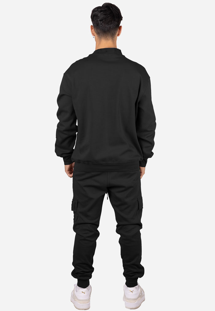 Conjunto sudadera cuello alto y joggers cargo negro - Image 4