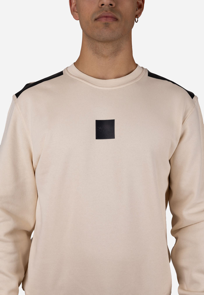 Sudadera cuello caja con refuerzo en hombros crudo - Image 2