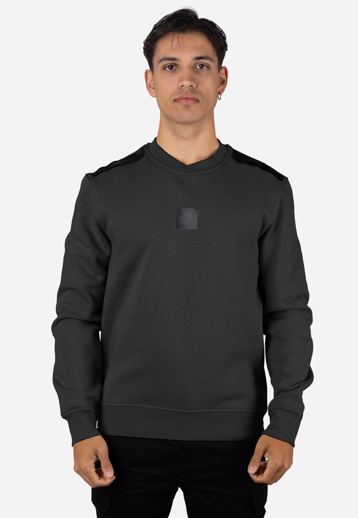 Sudadera cuello caja con refuerzo en hombros negro