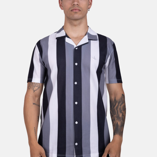 Camisa de punto cuadrillé con rayas verticales gris, blanco y negro